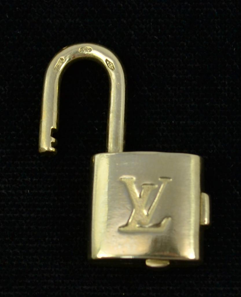Louis Vuitton Padlock Heart Locket Charm Link Yellow Gold Bracelet